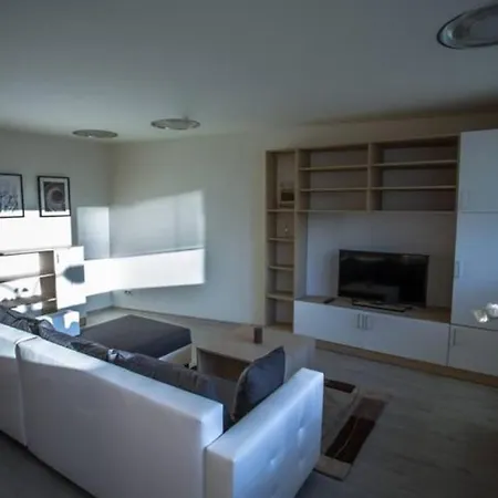 22Nd Uprising Square Apartment Bratislava Exterior photo