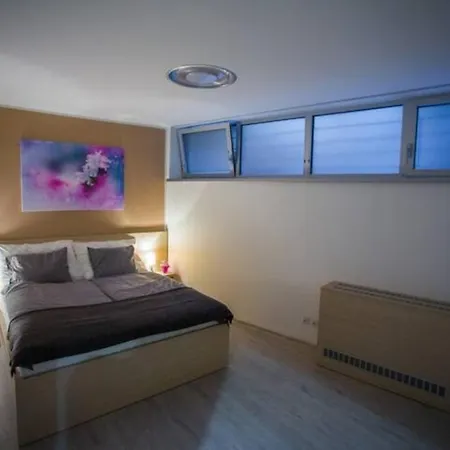 22Nd Uprising Square Apartment Bratislava Exterior photo