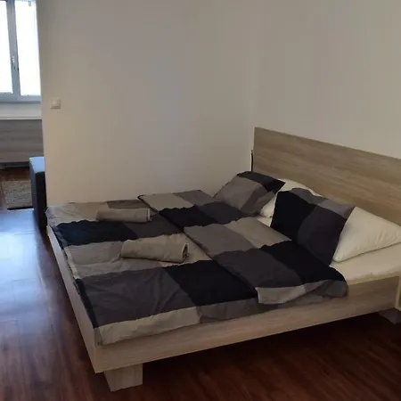 22Nd Uprising Square Apartment Bratislava Exterior photo