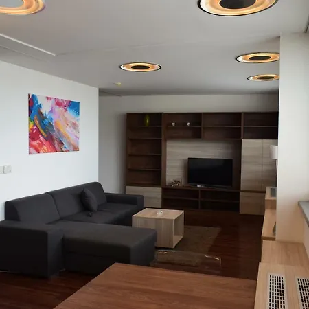 22Nd Uprising Square Apartment Bratislava Exterior photo