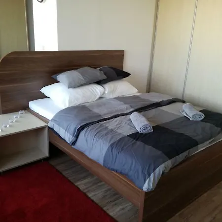 22Nd Uprising Square Apartment Bratislava Exterior photo