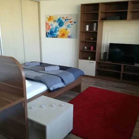 22Nd Uprising Square Apartment Bratislava Exterior photo