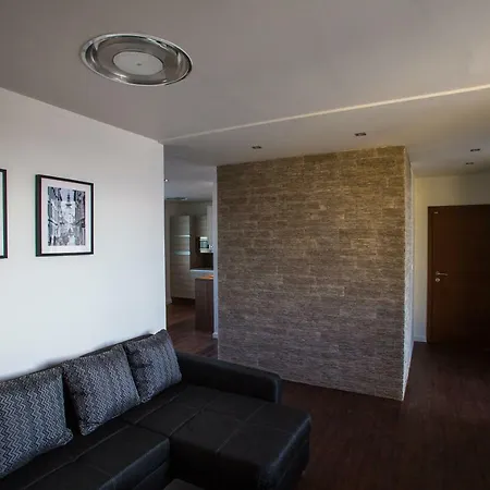 22Nd Uprising Square Apartment Bratislava Exterior photo