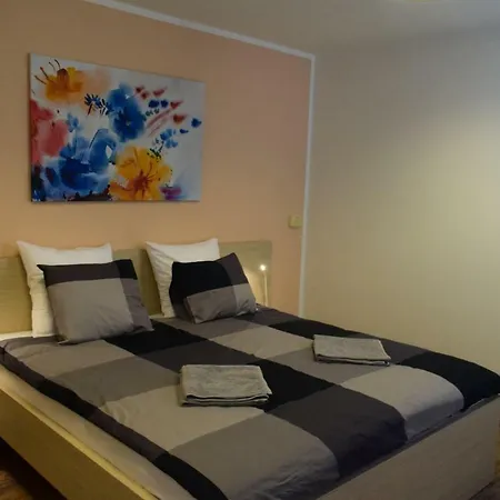 22Nd Uprising Square Apartment Bratislava Exterior photo